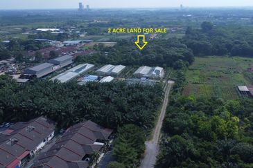 Tanah Non Bumi 2 acre Johan Setia sebelah Taman Perumahan