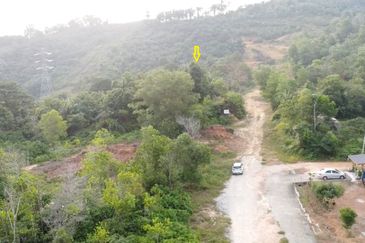 Tanah Non Bumi seluas 1.43 ekar di Belakang Kg Bukit Kapar sebelah Puncak Alam 