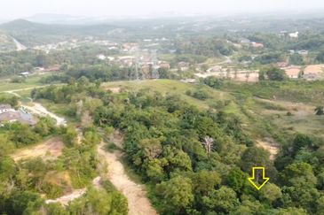 Tanah Non Bumi seluas 1.43 ekar di Belakang Kg Bukit Kapar sebelah Puncak Alam 