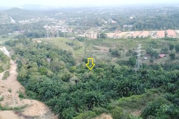 Tanah Non Bumi seluas 1.43 ekar di Belakang Kg Bukit Kapar sebelah Puncak Alam 