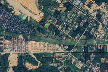 Tanah Non Bumi seluas 1.43 ekar di Belakang Kg Bukit Kapar sebelah Puncak Alam 