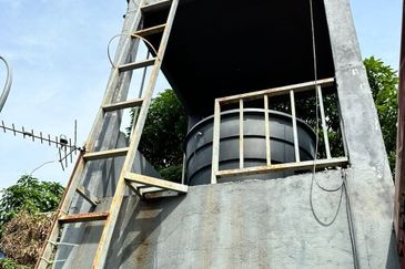 Banglo setingkat  9875kps Tmn Hidayat , Machang                                                                                                  