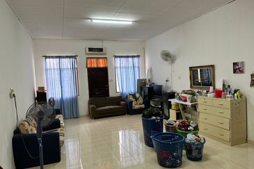 Banglo setingkat  9875kps Tmn Hidayat , Machang                                                                                                  