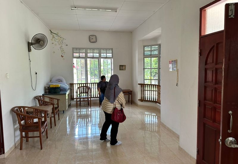 Banglo setingkat  9875kps Tmn Hidayat , Machang                                                                                                  