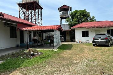 Banglo setingkat  9875kps Tmn Hidayat , Machang                                                                                                  