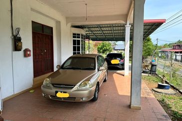 Banglo setingkat  9875kps Tmn Hidayat , Machang                                                                                                  