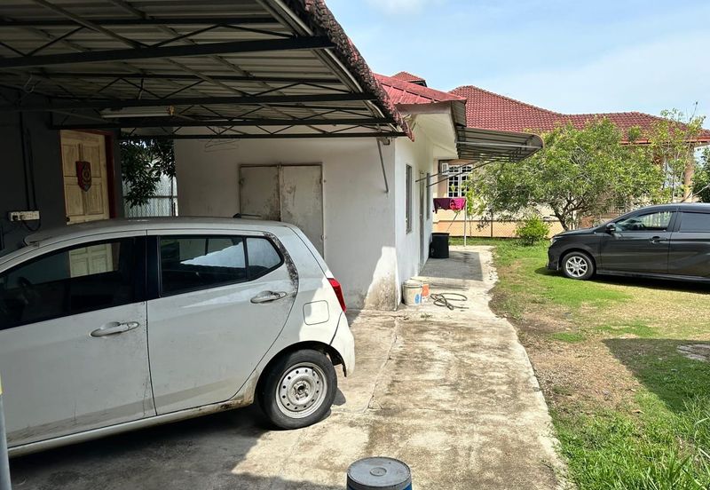 Banglo setingkat  9875kps Tmn Hidayat , Machang                                                                                                  