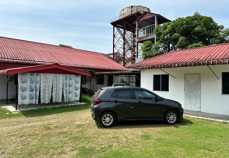 Banglo setingkat  9875kps Tmn Hidayat , Machang                                                                                                  