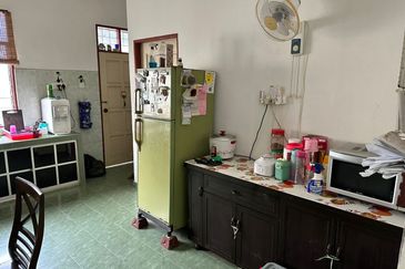 Banglo setingkat  9875kps Tmn Hidayat , Machang                                                                                                  