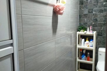 LUNAS KULIM RUMAH SEMI D SETINGKAT FREEHOLD RENO FOR SALE