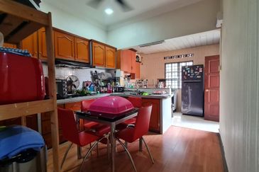 LUNAS KULIM RUMAH SEMI D SETINGKAT FREEHOLD RENO FOR SALE