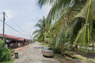 LUNAS KULIM RUMAH SEMI D SETINGKAT FREEHOLD RENO FOR SALE