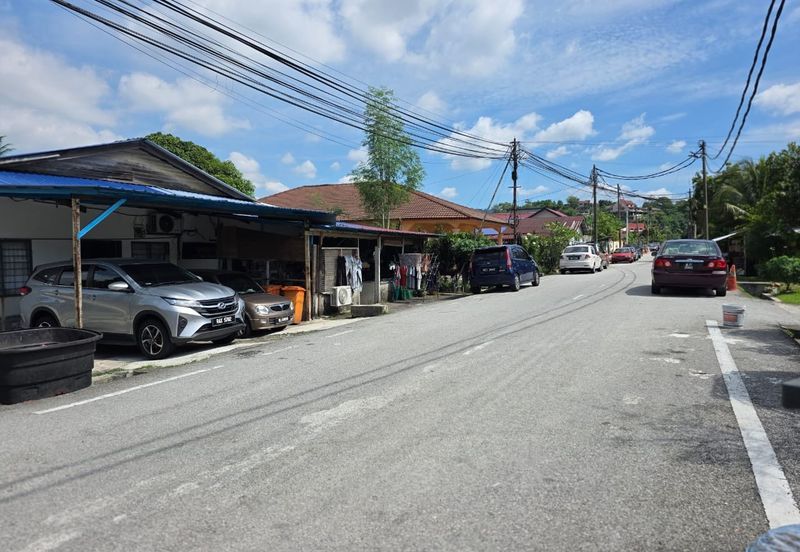 ULU KLANG KUALA LUMPUR LAND WITH  8 Doors Rented House Unit FOR SALE