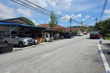 Property with 8 Doors Rented House Unit at Jalan Datuk Abu Samah, Ulu Klang , Kuala Lumpur
