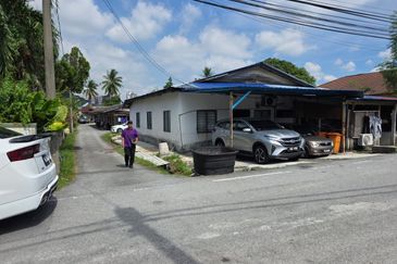Property with 8 Doors Rented House Unit at Jalan Datuk Abu Samah, Ulu Klang , Kuala Lumpur