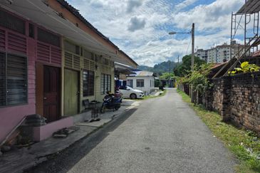 Property with 8 Doors Rented House Unit at Jalan Datuk Abu Samah, Ulu Klang , Kuala Lumpur