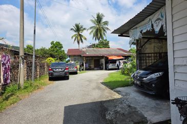 Property with 8 Doors Rented House Unit at Jalan Datuk Abu Samah, Ulu Klang , Kuala Lumpur