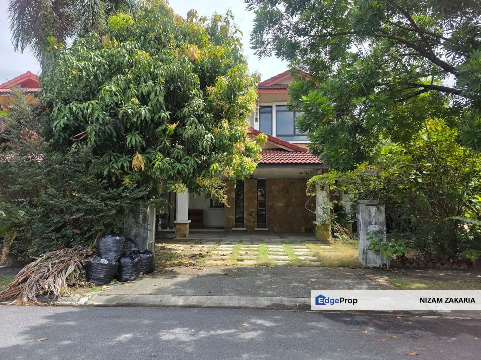 Glenmarie Cove , Port Klang with Jetty Semi D Renovated House, Selangor, Port Klang