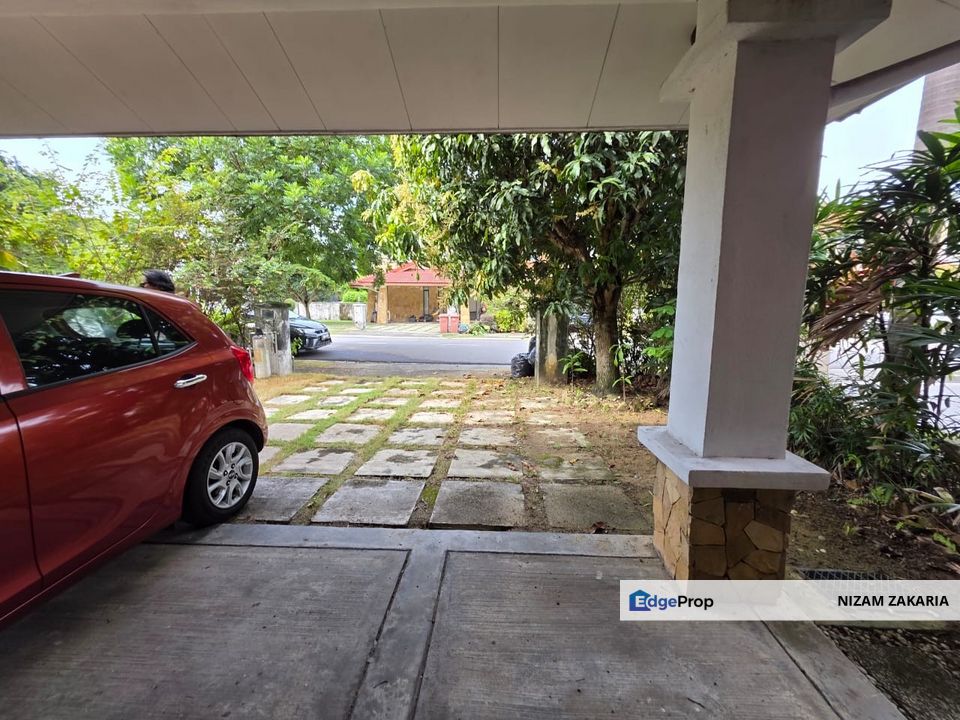Glenmarie Cove , Port Klang with Jetty Semi D Renovated House, Selangor, Port Klang