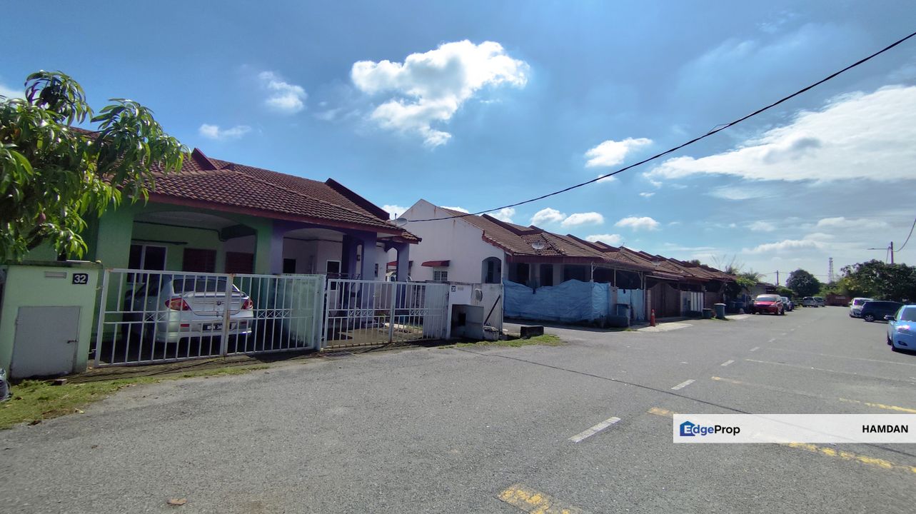 Teres 1sty Taman Pahlawan, Teluk Panglima Garang, Negeri Sembilan, Gemas