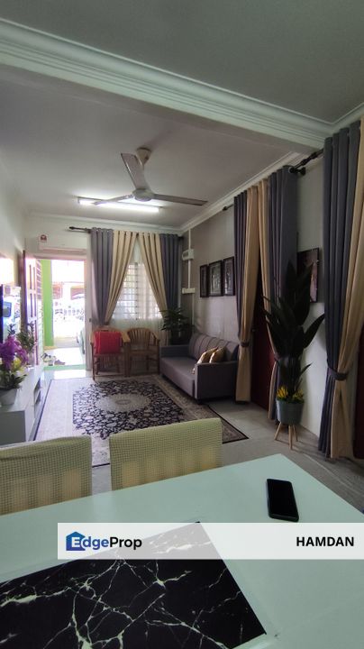 Teres 1sty Taman Pahlawan, Teluk Panglima Garang, Negeri Sembilan, Gemas