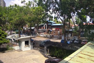 Semi Detached 1.5 Storey Factory Warehouse Renovated, Seksyen 9 IKS Bandar Baru Bangi