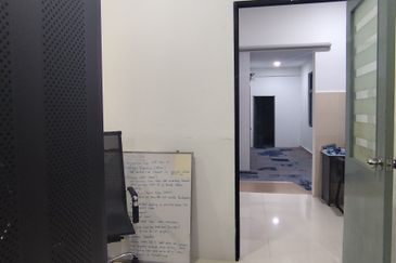 Semi Detached 1.5 Storey Factory Warehouse Renovated, Seksyen 9 IKS Bandar Baru Bangi