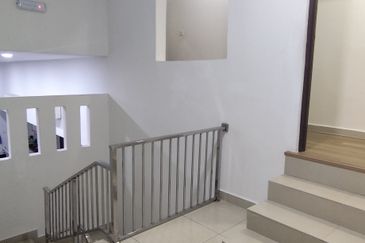 Semi Detached 1.5 Storey Factory Warehouse Renovated, Seksyen 9 IKS Bandar Baru Bangi