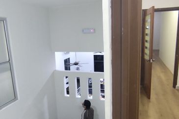 Semi Detached 1.5 Storey Factory Warehouse Renovated, Seksyen 9 IKS Bandar Baru Bangi