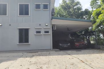Semi Detached 1.5 Storey Factory Warehouse Renovated, Seksyen 9 IKS Bandar Baru Bangi