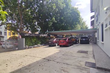 Semi Detached 1.5 Storey Factory Warehouse Renovated, Seksyen 9 IKS Bandar Baru Bangi