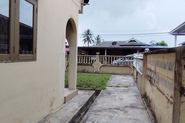 2 Tingkat Bungalow at Chendering