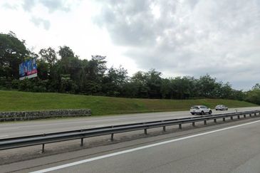 Petrol Station Land at Behrang - PLUS Highway