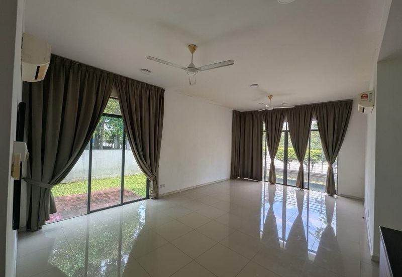 Double Storey Super Linkes Summer Glades Corner