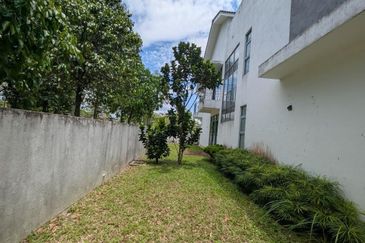 Double Storey Super Linkes Summer Glades Corner