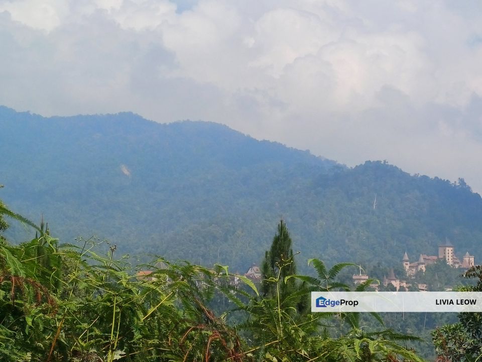 For sale - Bungalow land facing Golf course and French Village with 2 road access at Berjaya Bukit Tinggi Resort , Bentong  Pahang, Pahang, Bentong