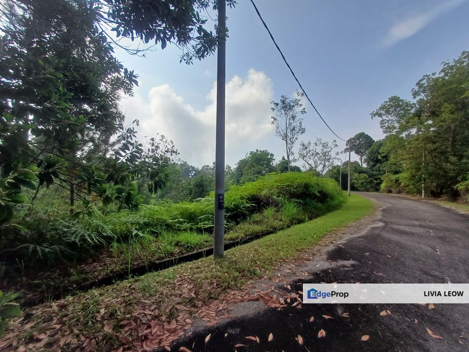 For sale - Bungalow land facing Golf course and French Village with 2 road access at Berjaya Bukit Tinggi Resort , Bentong  Pahang, Pahang, Bentong
