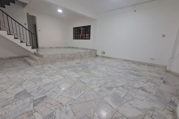 SL 4, Bandar Sungai Long