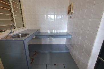 SL 4, Bandar Sungai Long