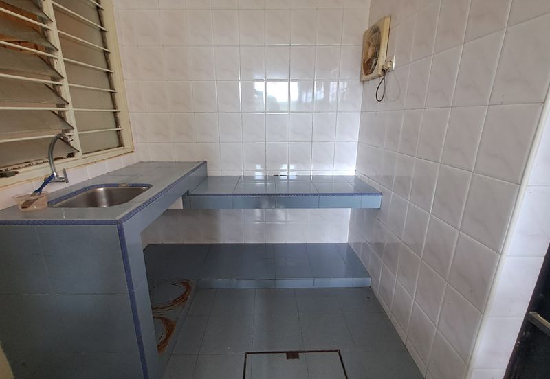 SL 4, Bandar Sungai Long