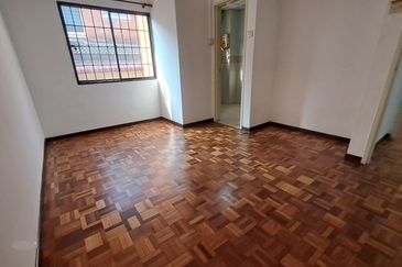 SL 4, Bandar Sungai Long