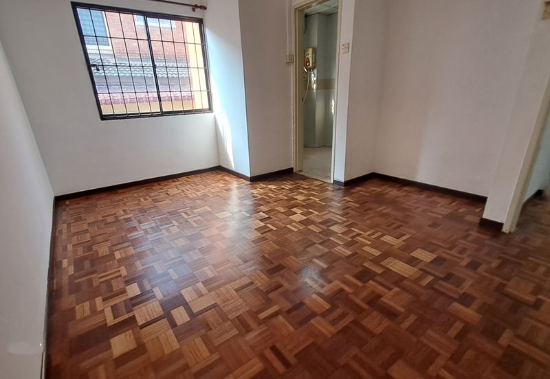 SL 4, Bandar Sungai Long