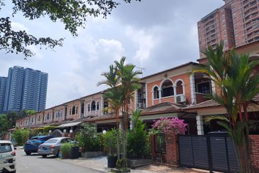 SL 4, Bandar Sungai Long