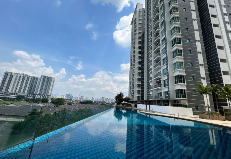 Zeta DeSkye Residence