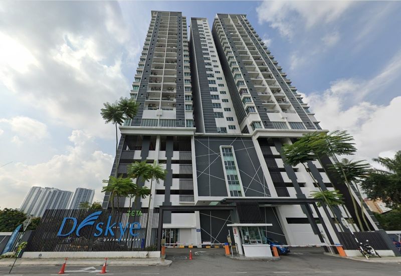 Zeta DeSkye Residence