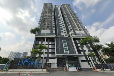 Zeta DeSkye Residence