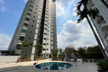 Zeta DeSkye Residence