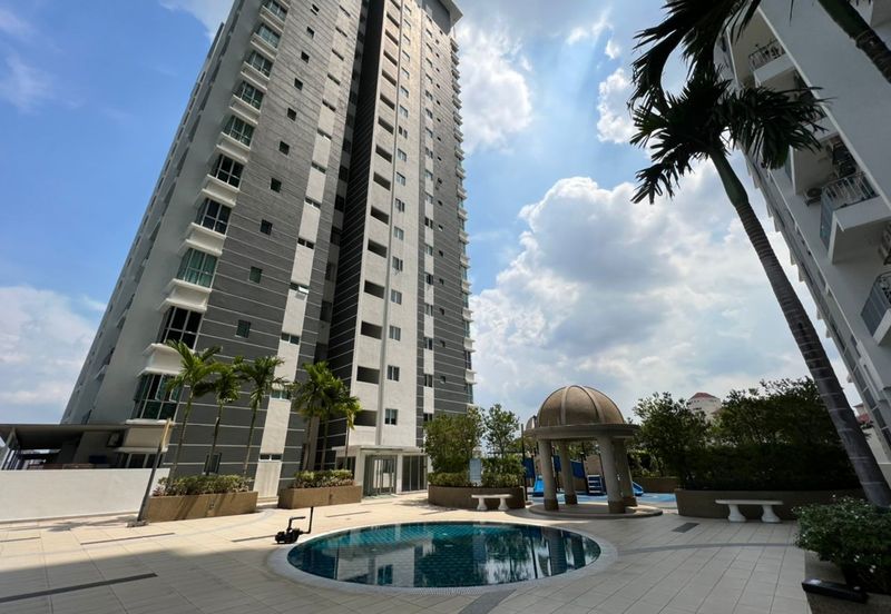 Zeta DeSkye Residence