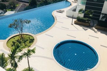 Zeta DeSkye Residence