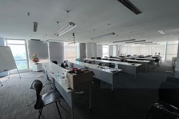 10 storey Building for sale ready for occupation at Value price at  Jalan Seri Utara 1, Taman Wahyu, Kuala Lumpur 